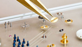 上海百达翡丽指定维修门店打开表壳